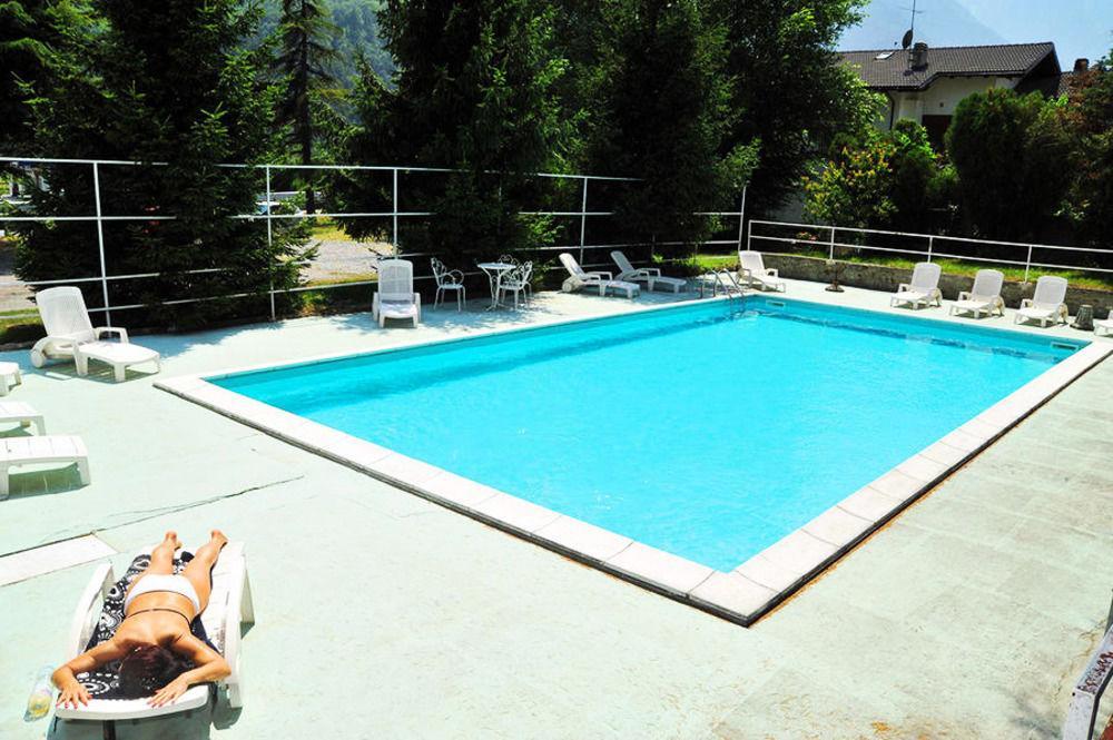 Dujany Nus Exterior foto