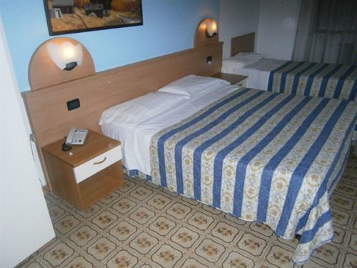 Dujany Nus Exterior foto